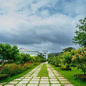 Hotel The Sanihara &, Vythiri
