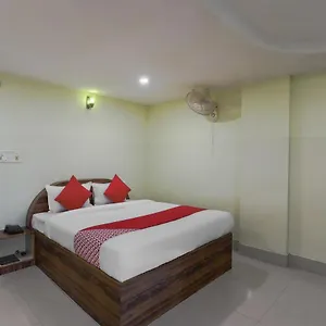 Oyo 70146 S S P Hotel Varanasi