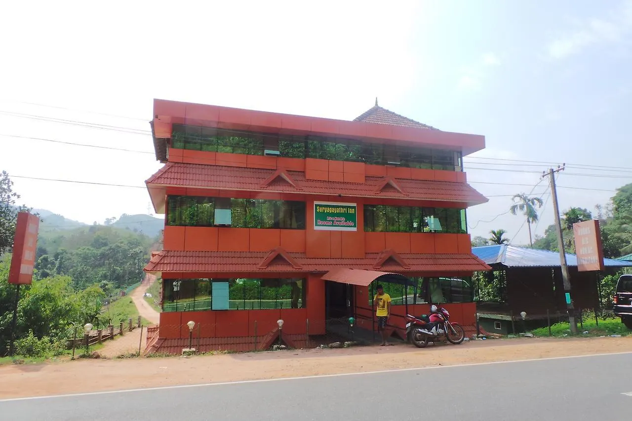 Suryagayathri Inn ビサーリー ホテル