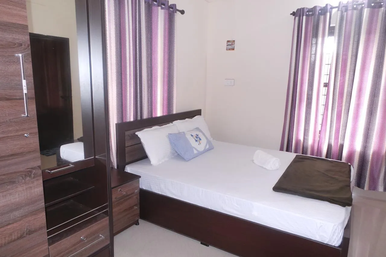 Suryagayathri Inn ビサーリー ホテル