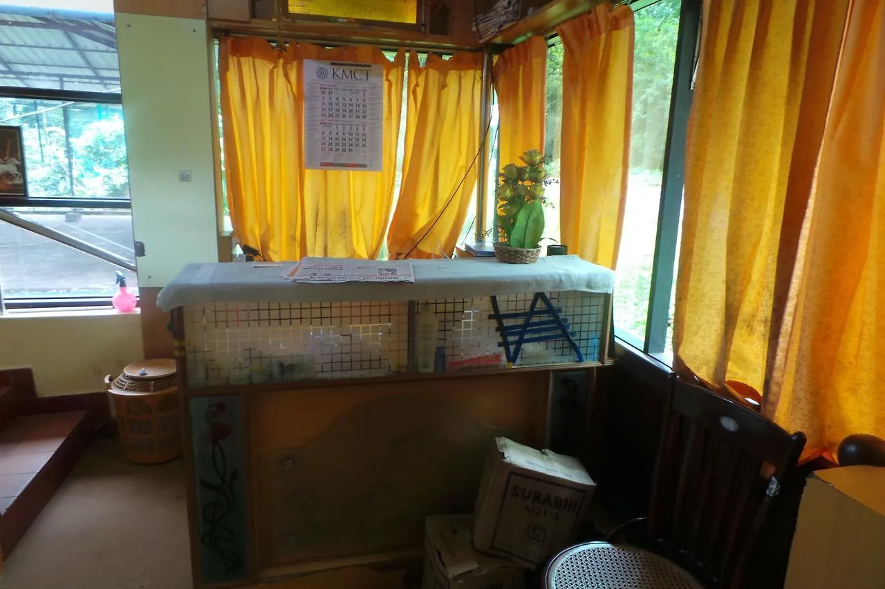 ホテル Suryagayathri Inn ビサーリー